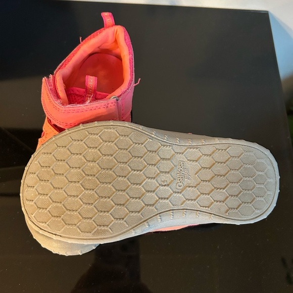 OshKosh B'gosh Pink and Gray Sandals Sporty Design - Picture 2 of 4